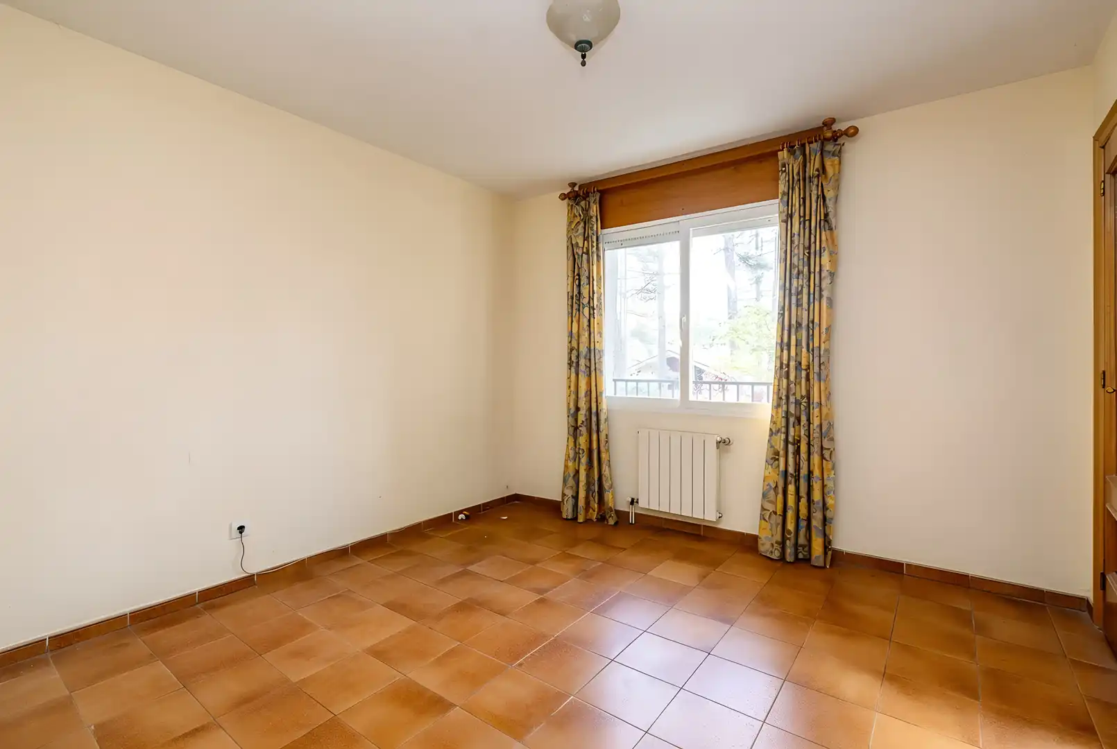 Bedroom of Houses for sale in San Lorenzo de El Escorial  with Heating, Private garden and Terrace
