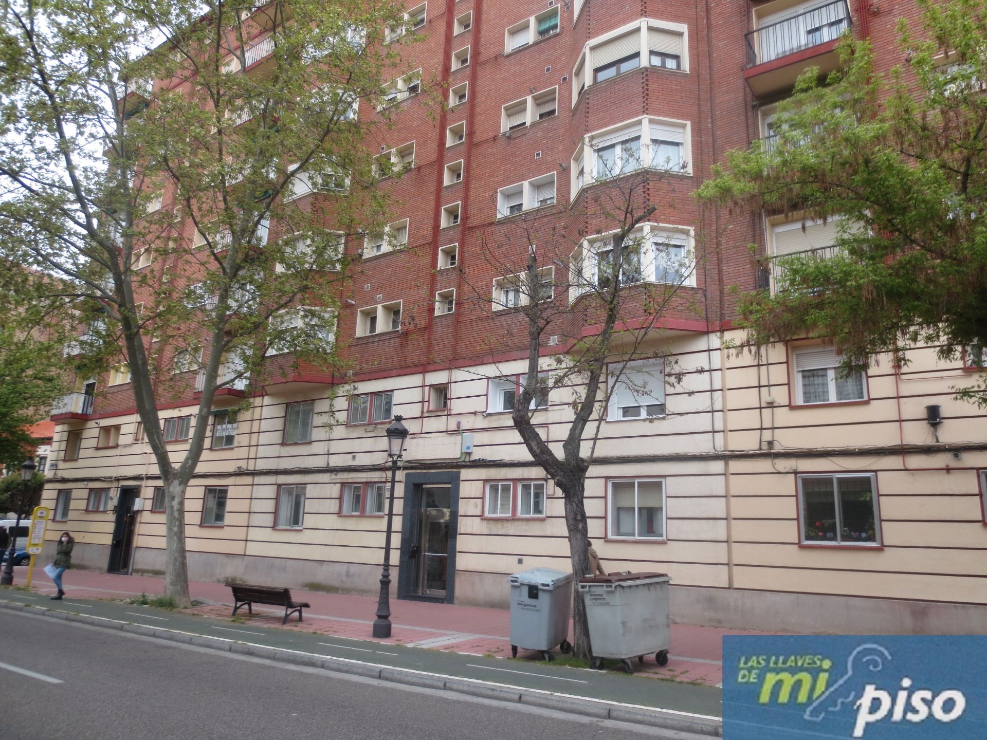 Vista exterior de Piso de alquiler en Valladolid Capital con Calefacción, Parquet y Amueblado