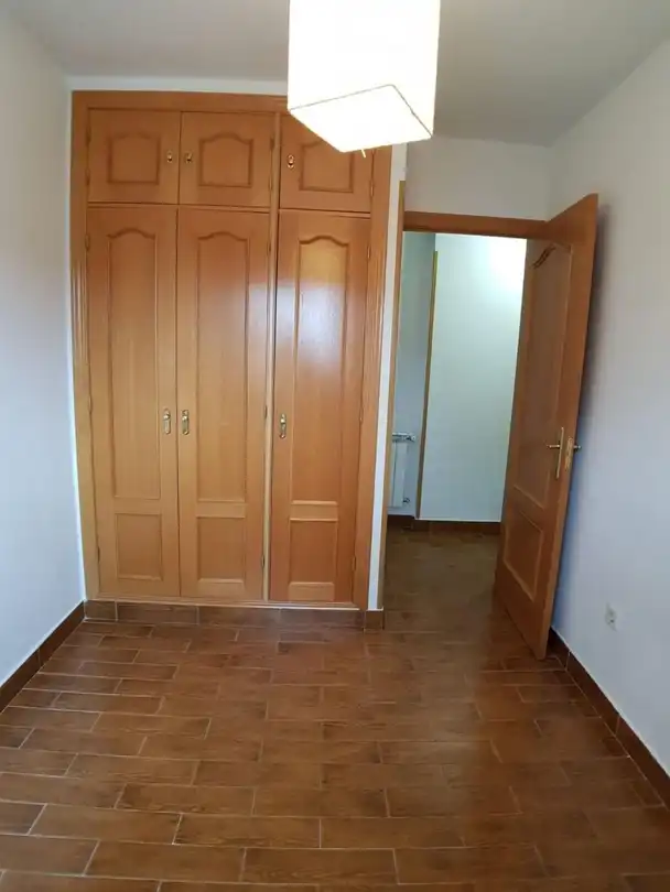 Wohnung zur Miete in Madrid mit Heizung, Privatgarten und Terrasse