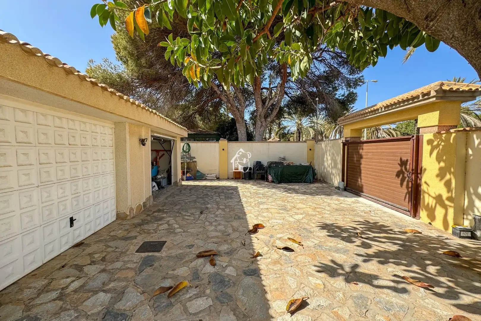 Vista exterior de Casa o xalet de lloguer en Orihuela amb Aire condicionat, Jardí privat i Terrassa