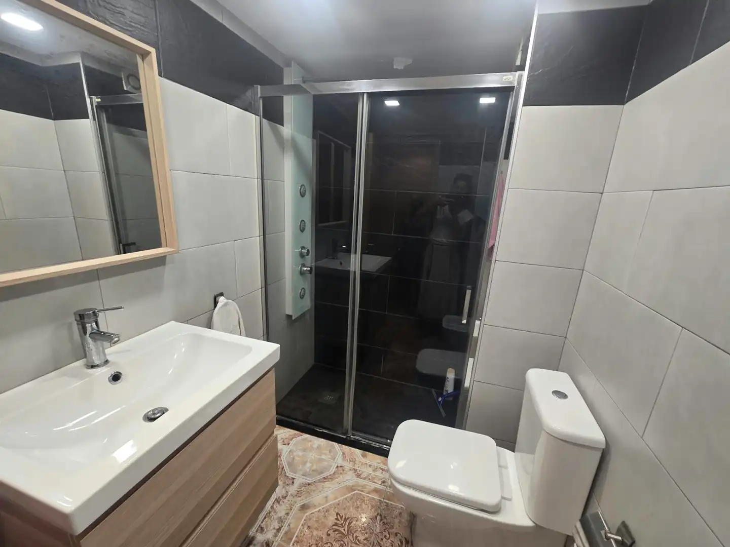 Badezimmer von Wohnung zum Verkauf in Castellón de la Plana / Castelló de la Plana mit Klimaanlage, Möbliert und Balkon