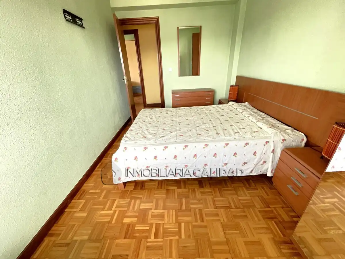 Bedroom of Flat for rent in Burgos  with Heating and Furnished