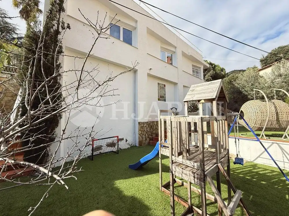 Jardín de Casa o chalet en venta en Alella con Aire acondicionado, Calefacción y Jardín privado