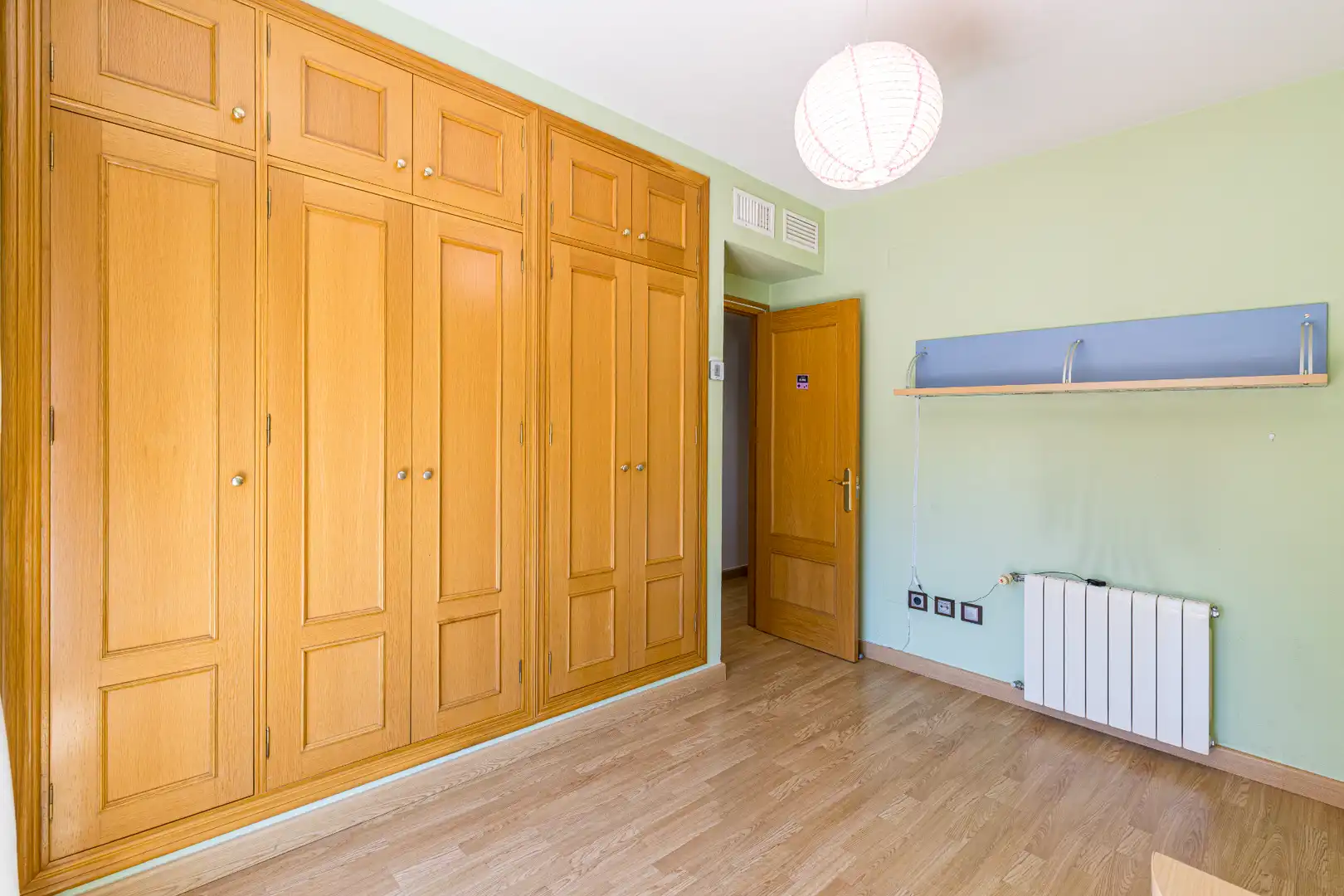 Habitación de Casa adosada en venta en Murcia con Aire acondicionado, Parquet y Terraza