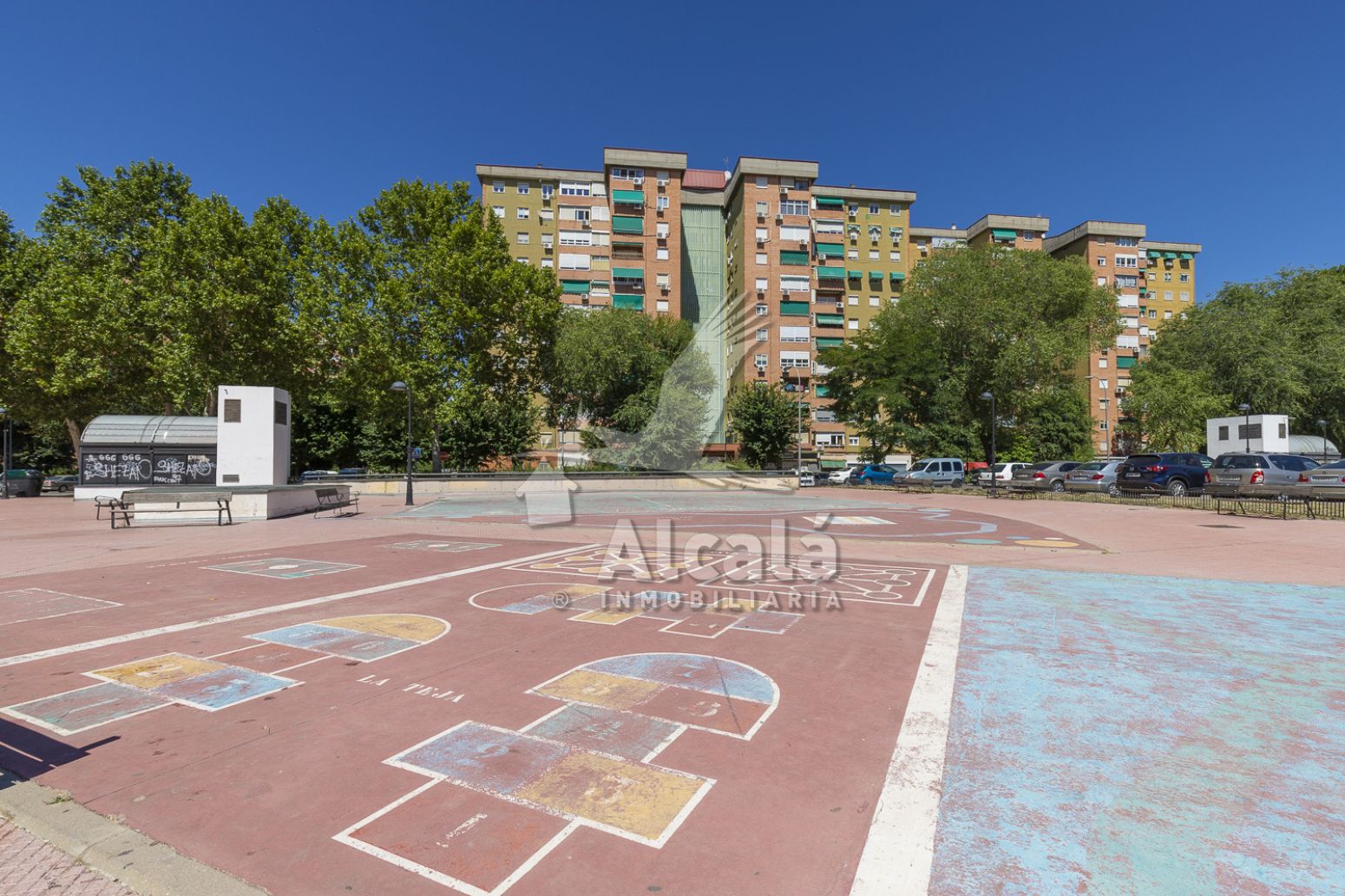 Vista exterior de Piso en venta en Alcalá de Henares con Aire acondicionado y Calefacción