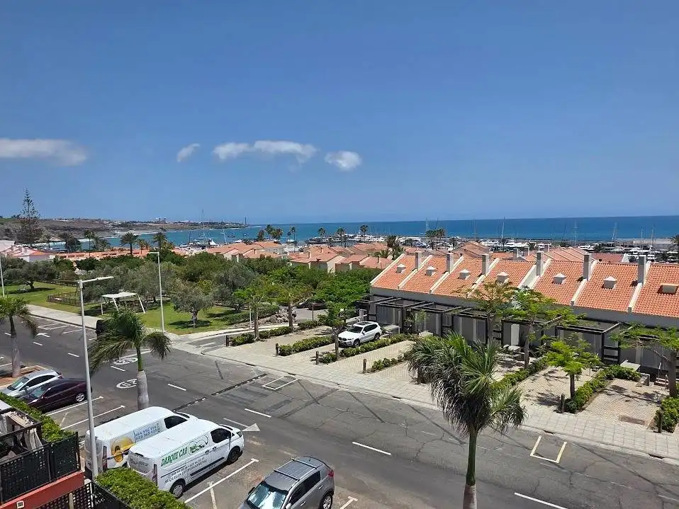 Außenansicht von Wohnungen zur Miete in San Bartolomé de Tirajana mit Klimaanlage, Privatgarten und Terrasse