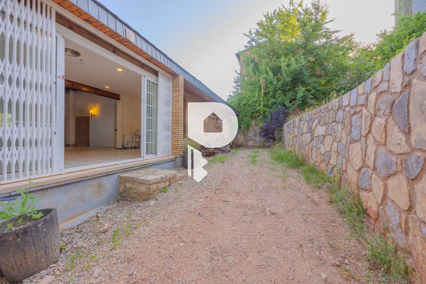 Garden of Houses for sale in Pallejà  with Air Conditioner, Heating and Private garden