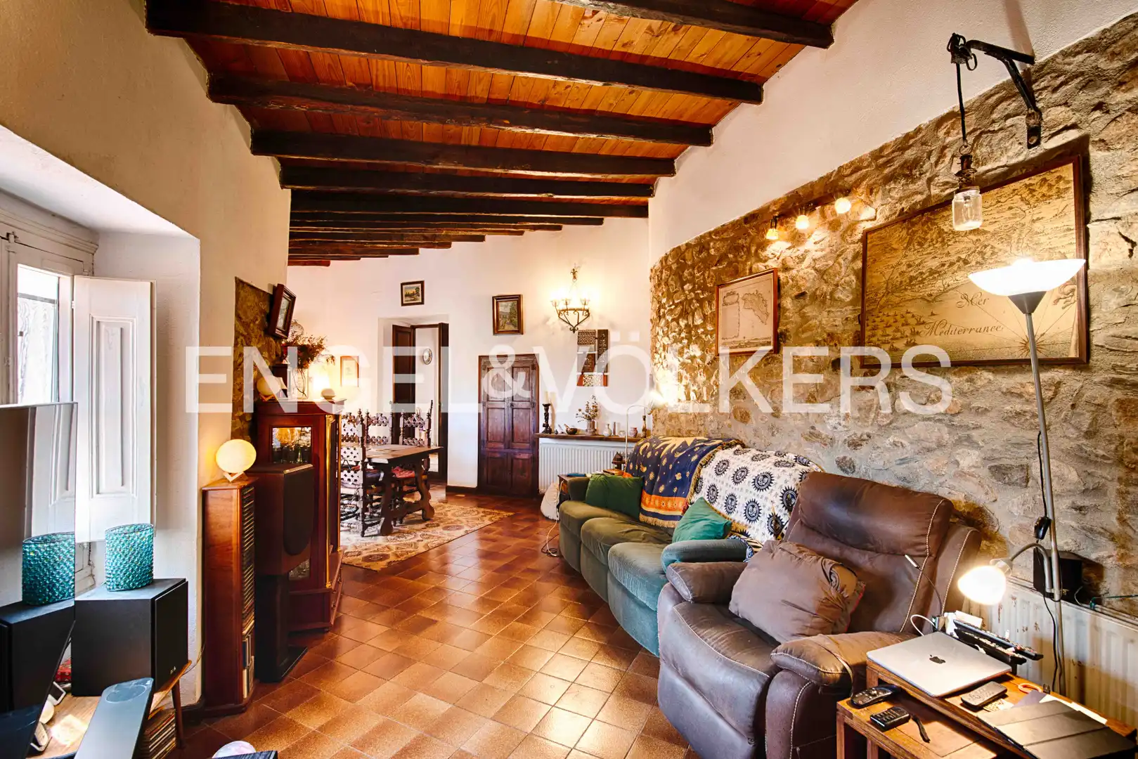 Sala d'estar de Casa adosada en venda en Garriguella amb Aire condicionat, Calefacció i Jardí privat