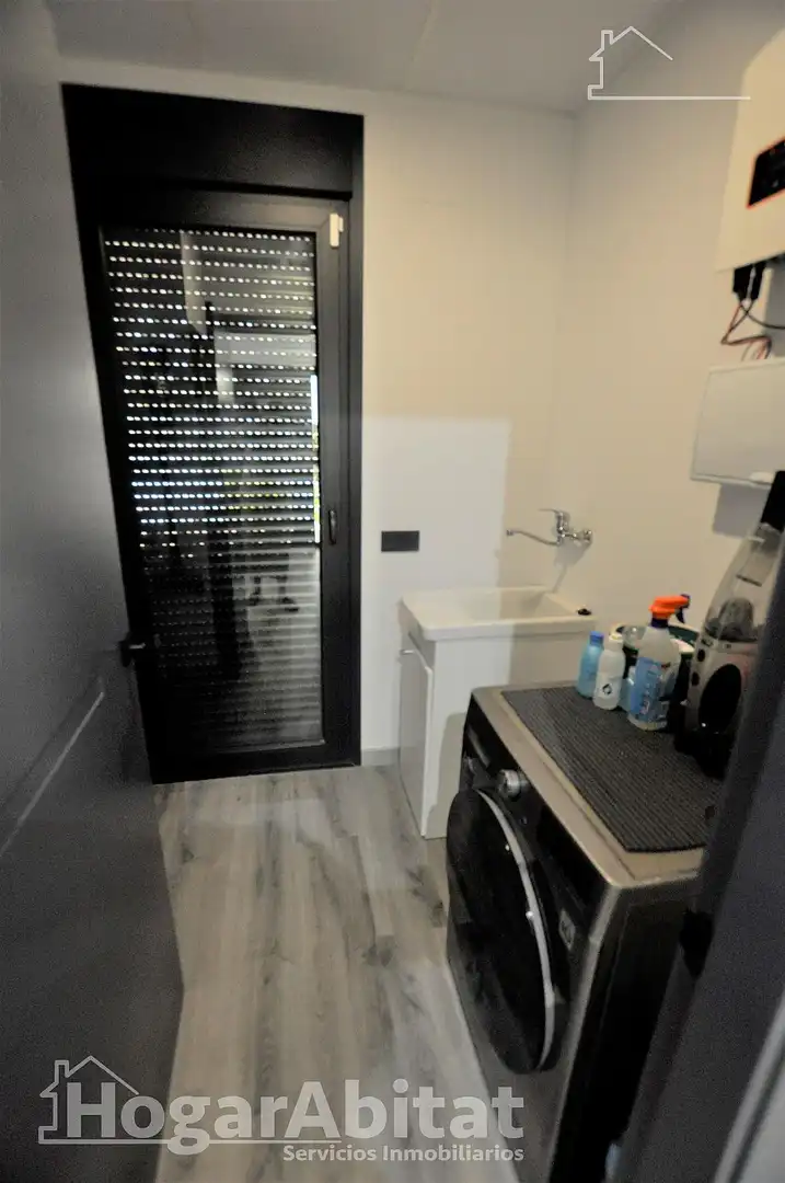 Bany de Casa o xalet en venda en Riba-roja de Túria amb Aire condicionat, Terrassa i Traster