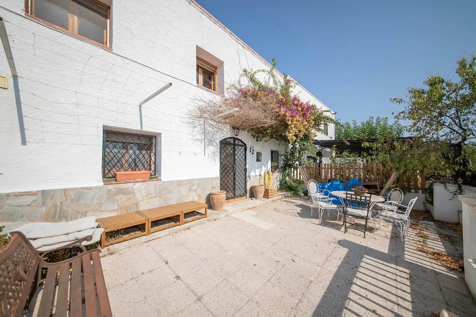 Vista exterior de Casa o xalet en venda en Castellví de la Marca amb Jardí privat i Terrassa