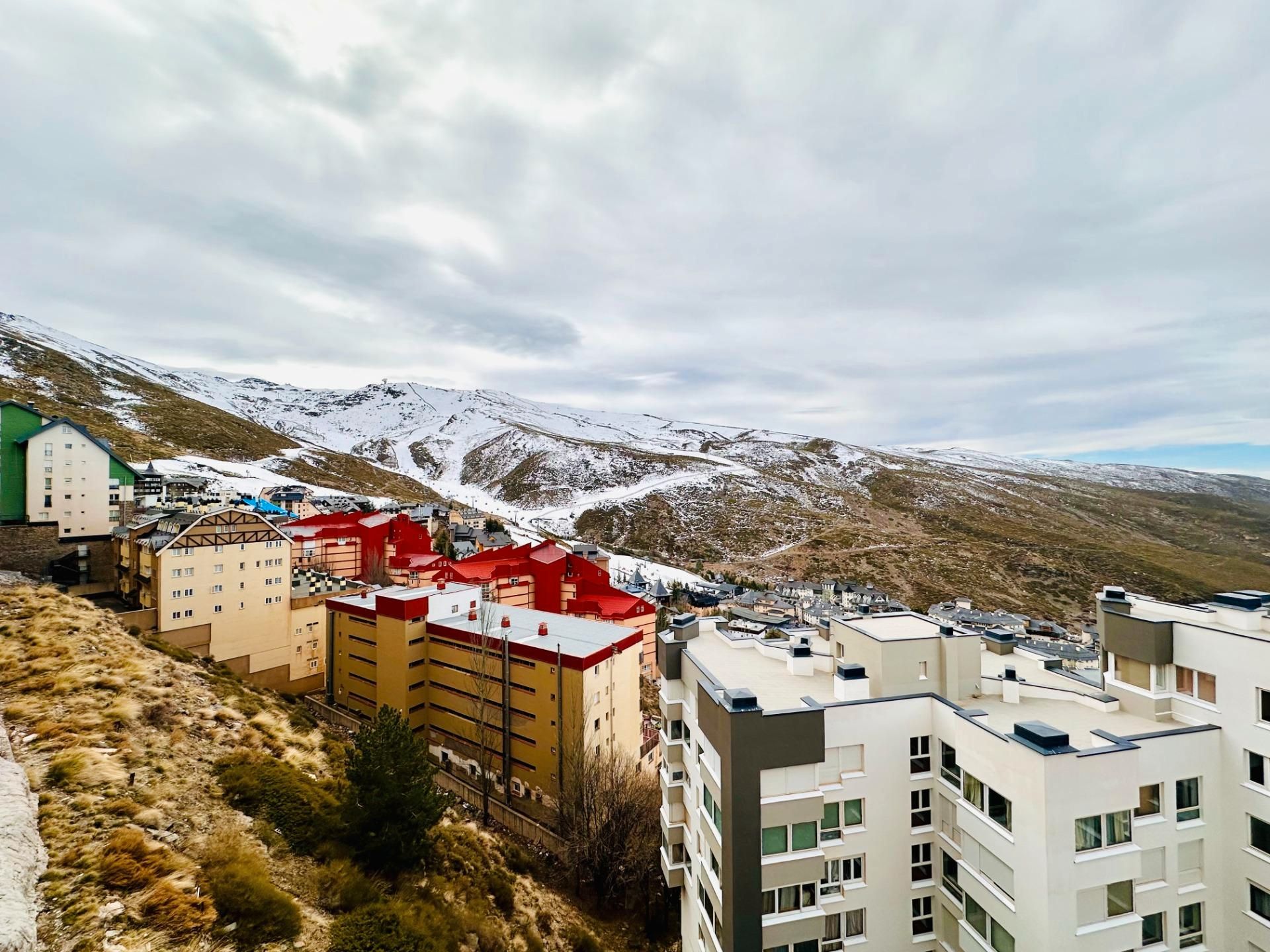 Vista exterior de Pis en venda en Sierra Nevada amb Parquet i Terrassa
