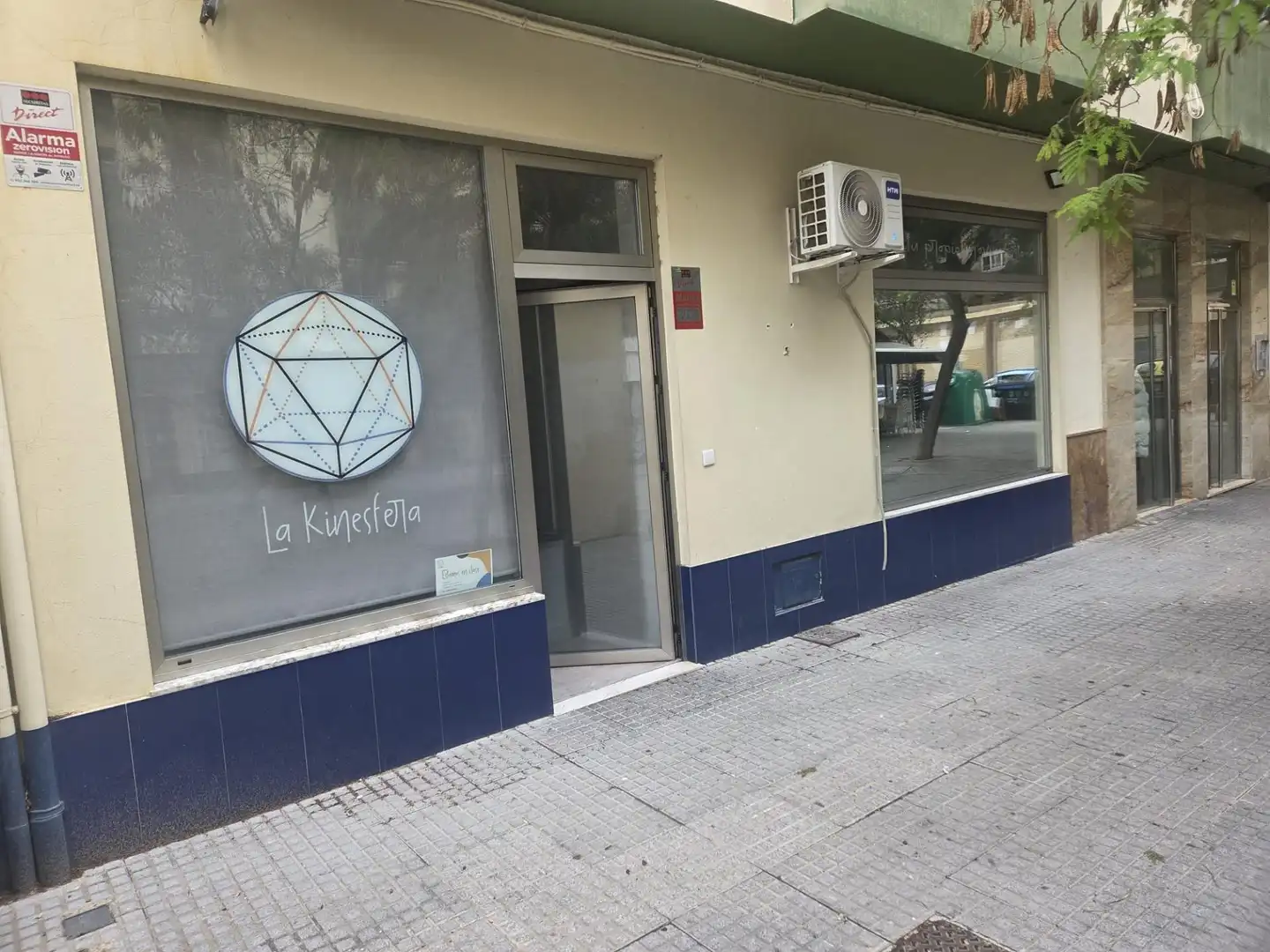 Vista exterior de Local en venta en Cádiz