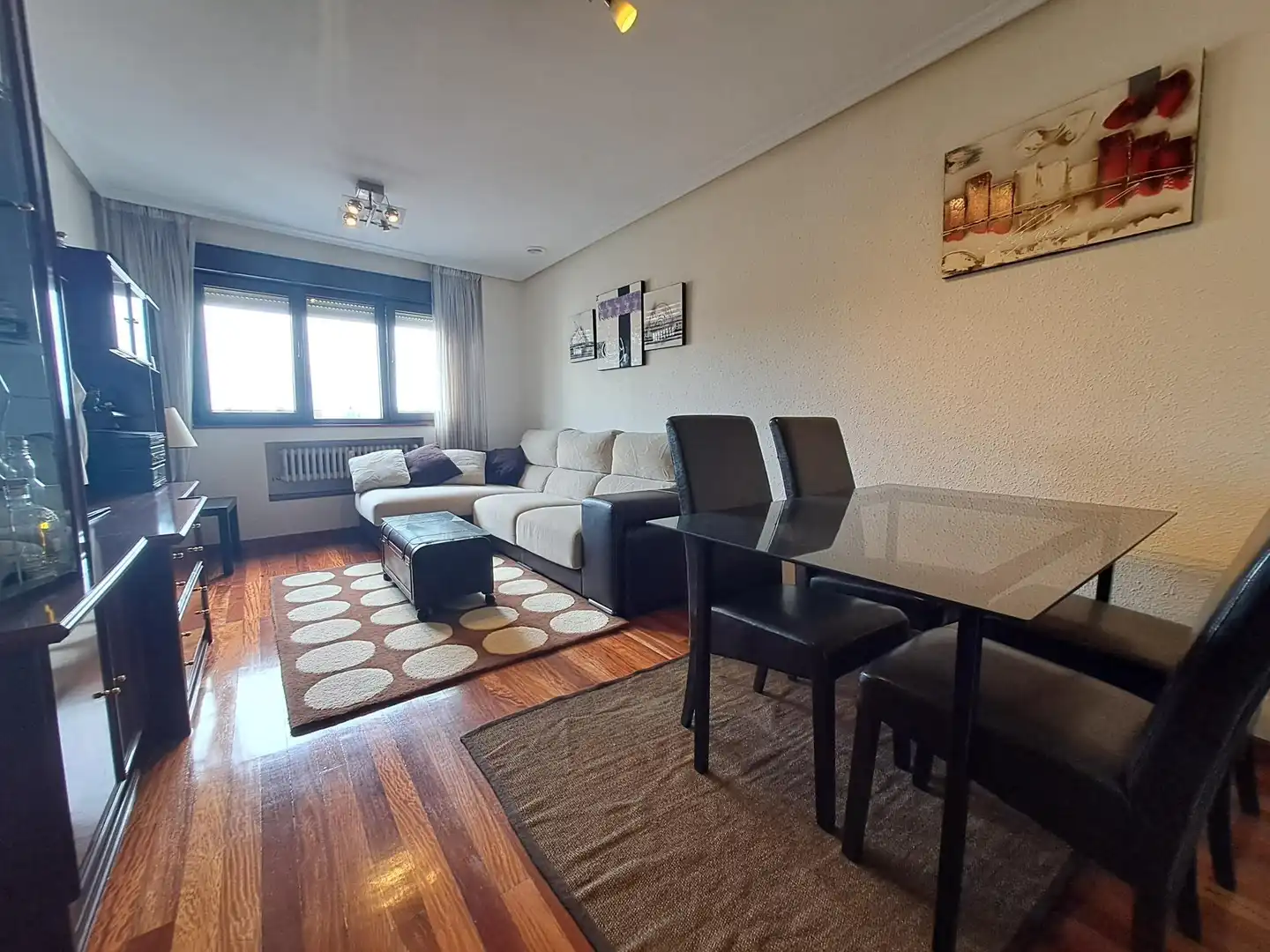 Sala d'estar de Pis en venda en Oviedo  amb Traster