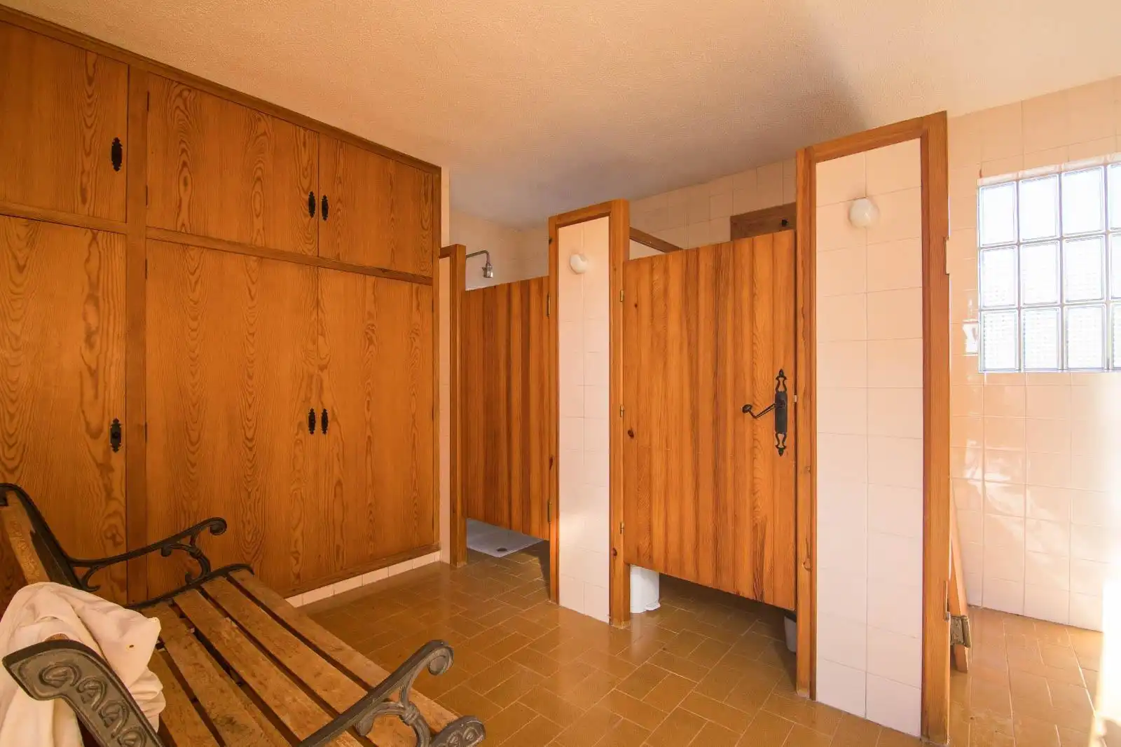 Bany de Casa o xalet en venda en Elche / Elx amb Terrassa, Traster i Piscina