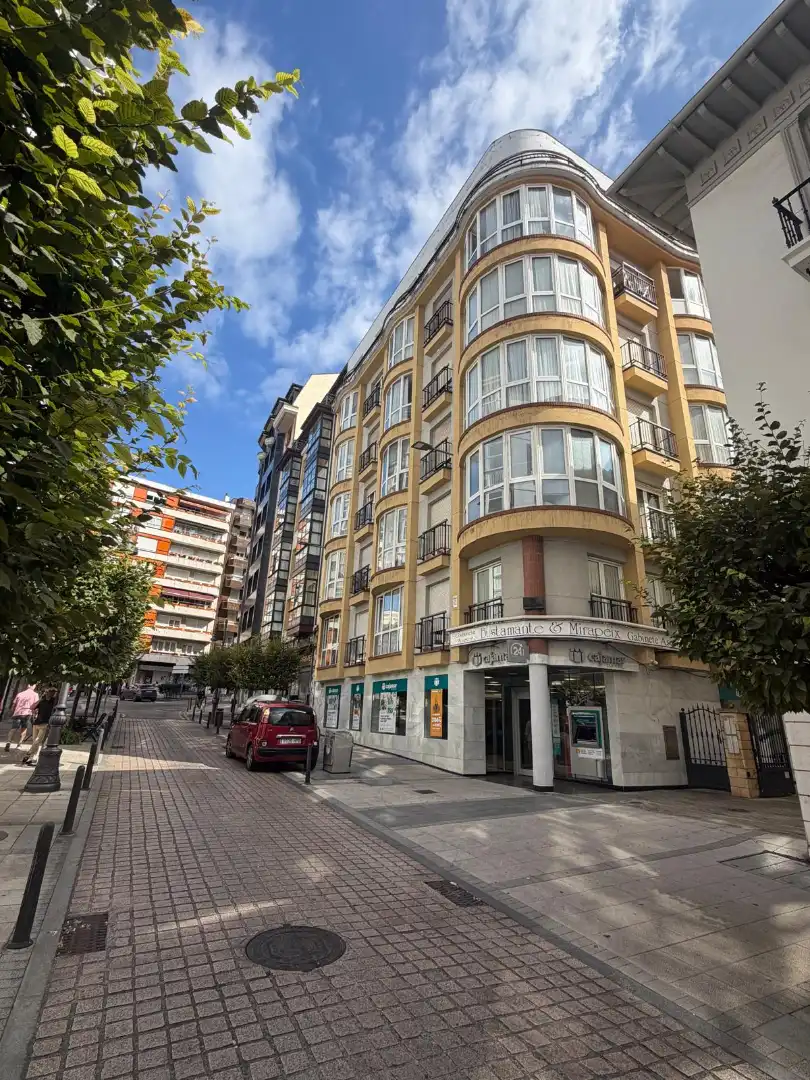 Apartamento de alquiler en Calle Marcelino Sanz de Sautuola, 12, Puerto Chico