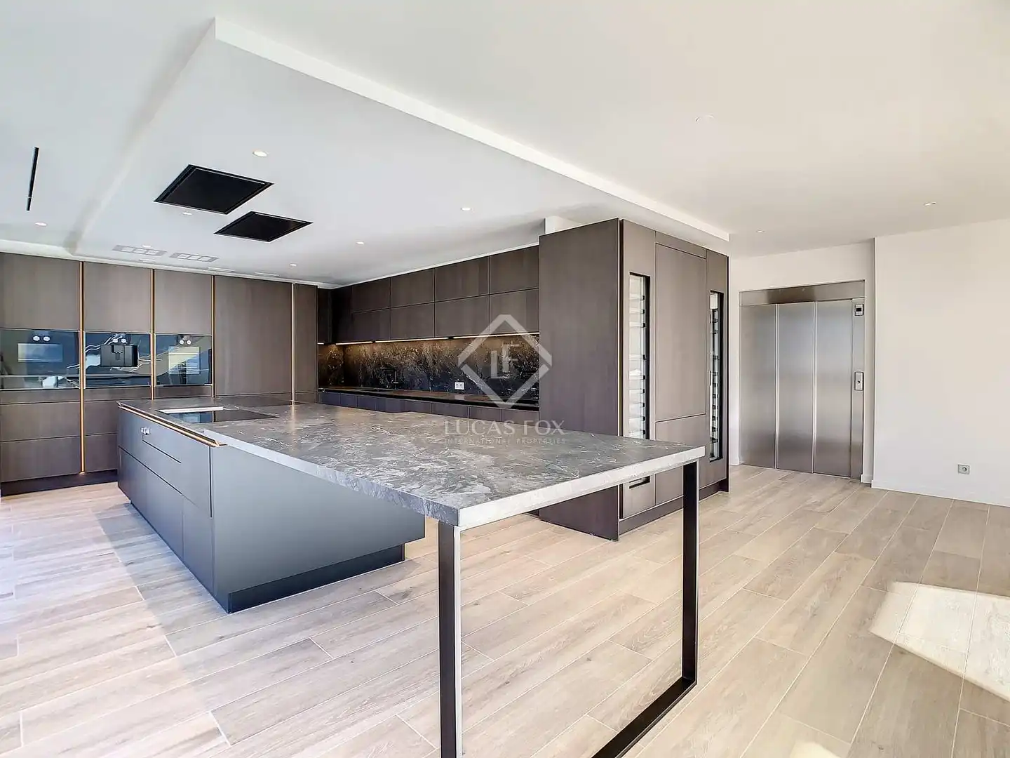 Cuina de Àtic en venda en Escaldes – Engordany amb Calefacció, Parquet i Terrassa