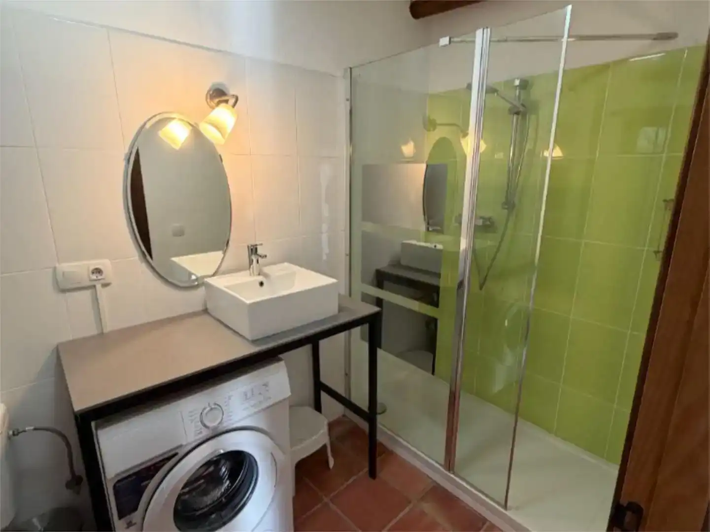 Badezimmer von Wohnung zur Miete in Salares mit Möbliert