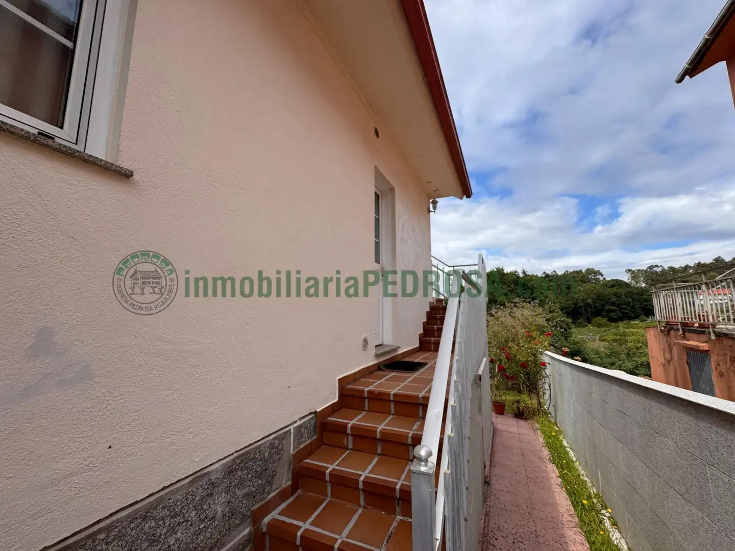 Terrassa de Casa o xalet en venda en Pontevedra Capital  amb Calefacció i Jardí privat
