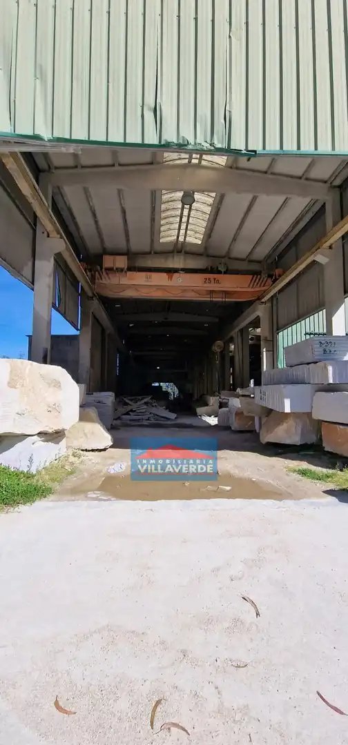 Industrial buildings for rent in Cangas 