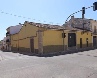 Vista exterior de Casa adosada en venda en Sagra amb Terrassa