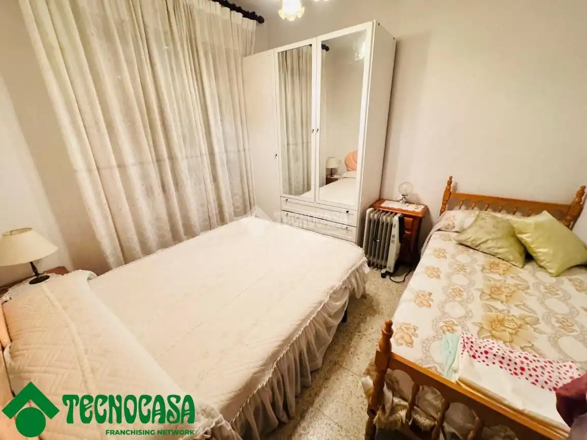 Habitación de Casa adosada en venta en Los Navalmorales con Aire acondicionado y Terraza