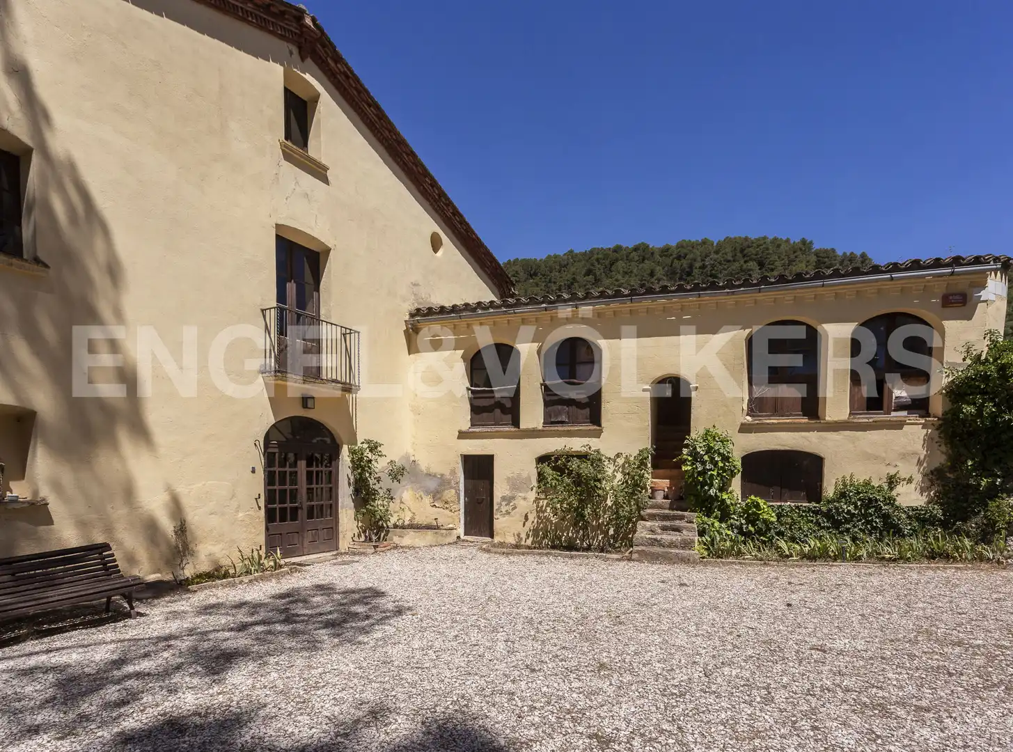 Vista exterior de Finca rústica en venda en Santa Maria de Miralles amb Calefacció, Jardí privat i Traster