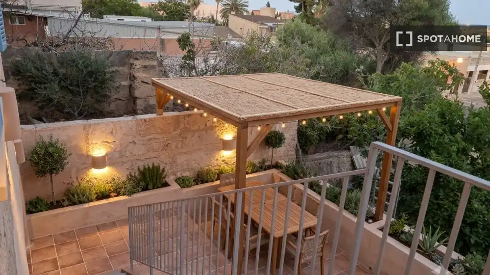 Terraza de Piso para compartir en  Palma de Mallorca con Aire acondicionado, Calefacción y Amueblado