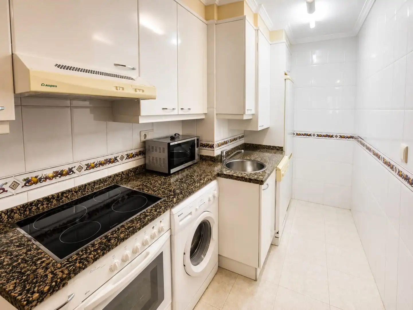 Kitchen of Flat for rent in Gijón   with Heating and Storage room