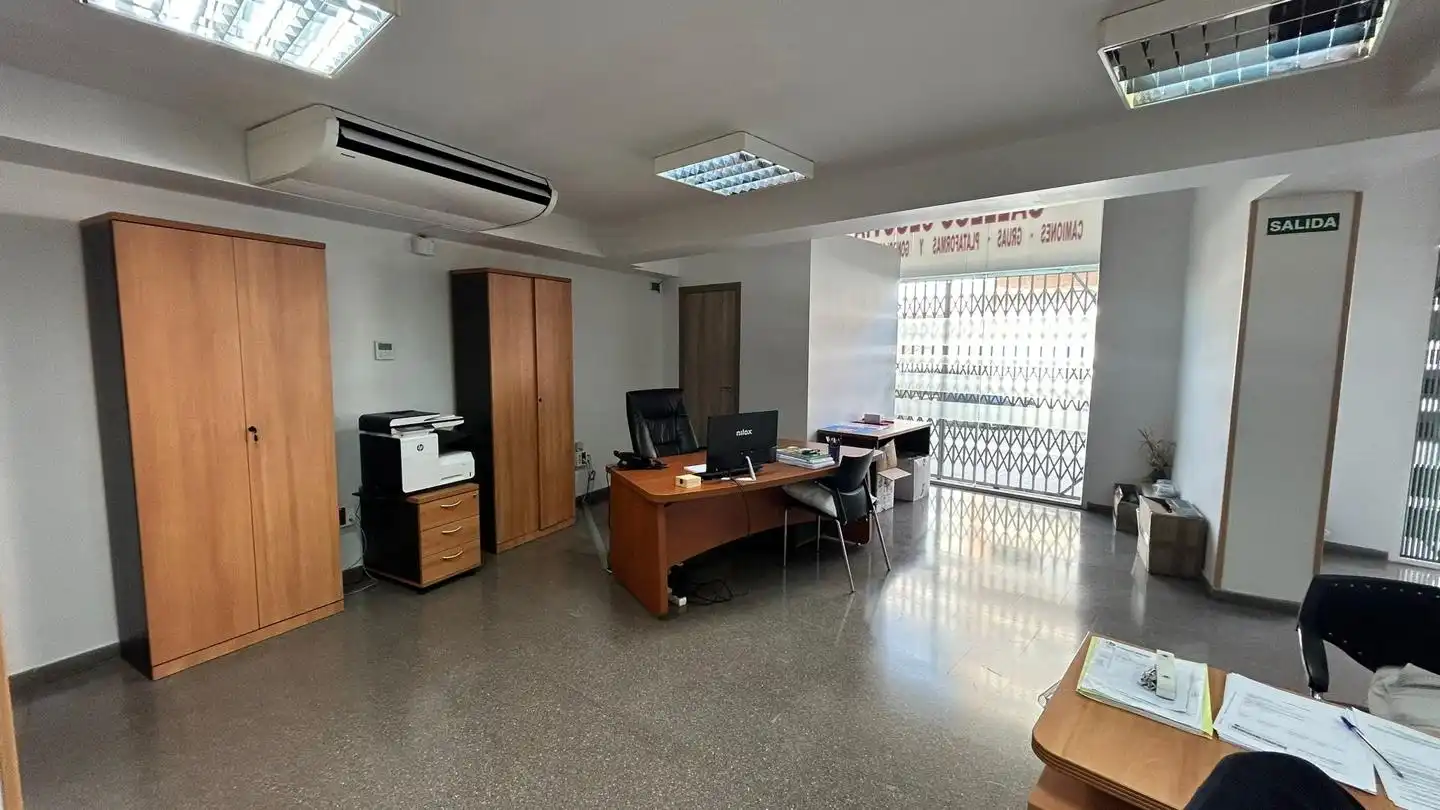 Local comercial en venda a De Girona