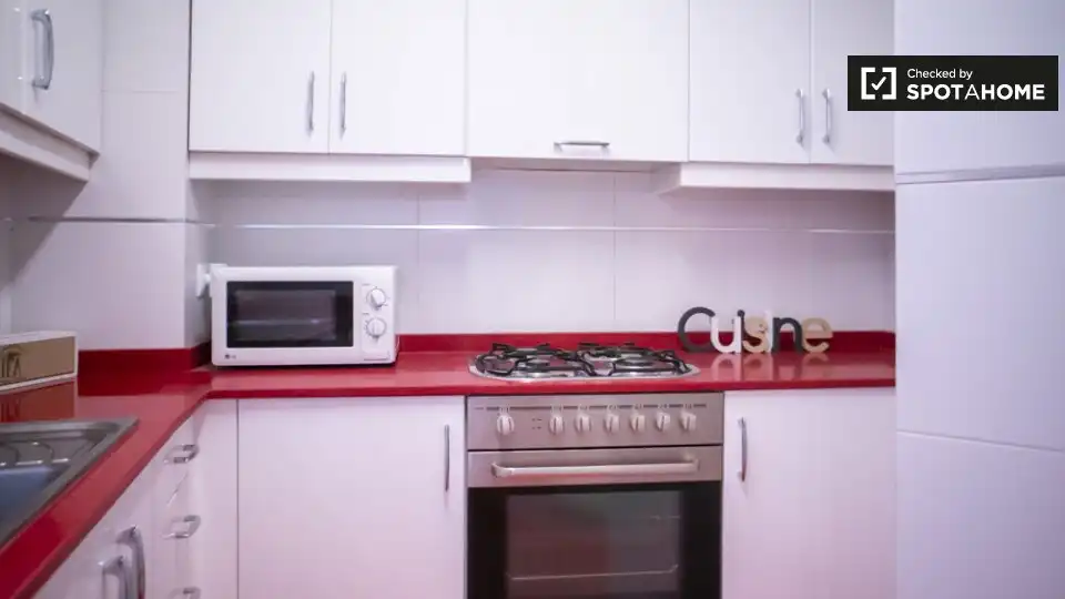 Cocina de Piso de alquiler en Valencia con Aire acondicionado, Calefacción y Amueblado