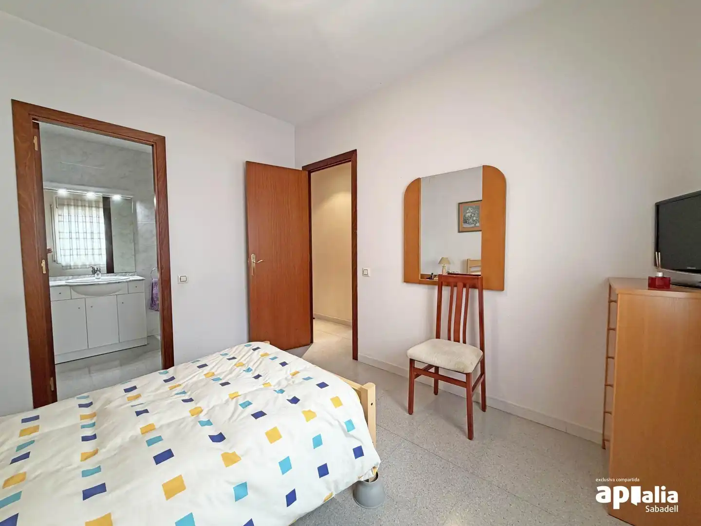 Habitación de Piso en venta en Sabadell con Calefacción y Balcón