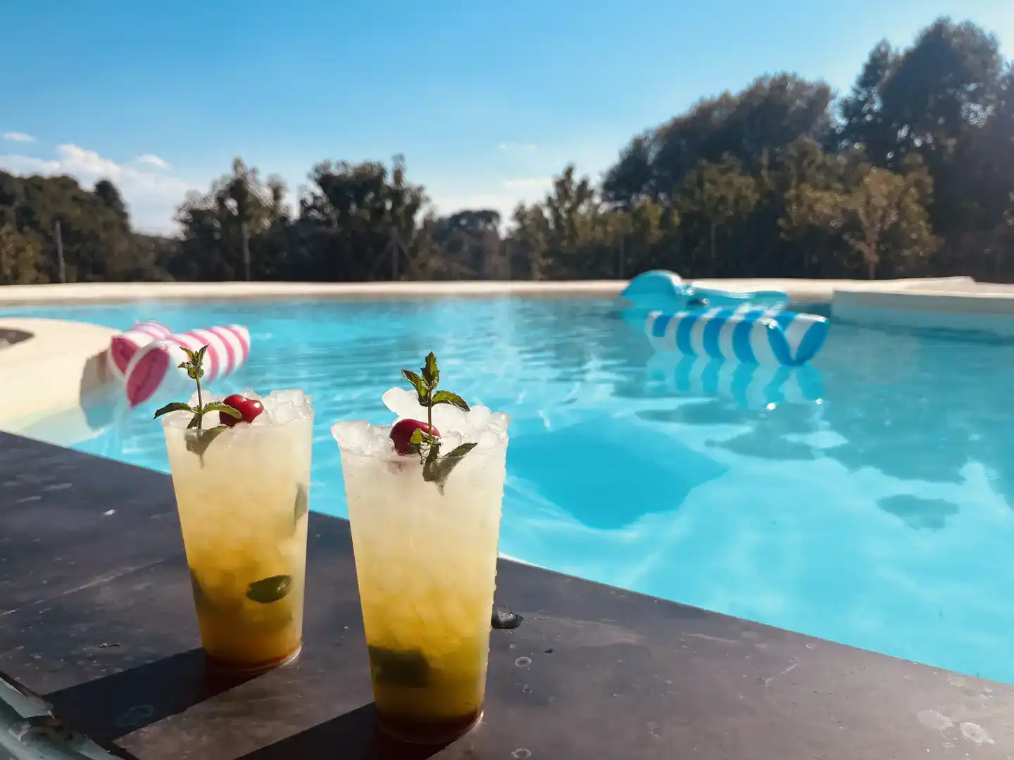 Piscina de Finca rústica en venda en Cuacos de Yuste amb Aire condicionat, Jardí privat i Traster