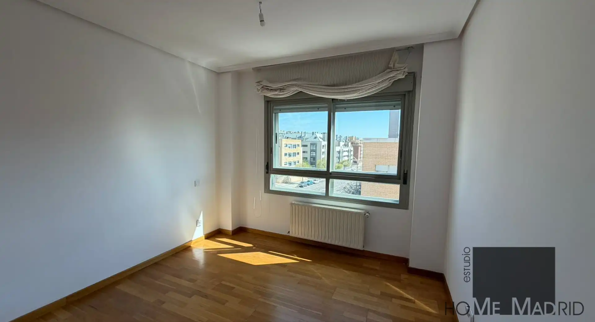 Schlafzimmer von Wohnung zur Miete in Fuencarral - El Pardo