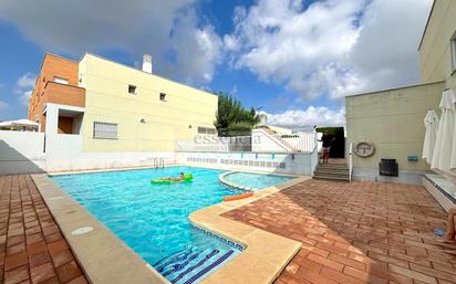 Swimming pool of Single-family semi-detached for sale in Guardamar de la Safor  with Terrace