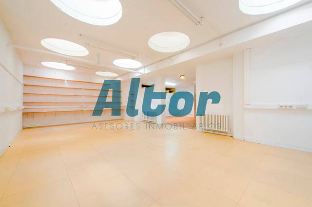 Oficina en Venta en DE QUINATANA en Argüelles