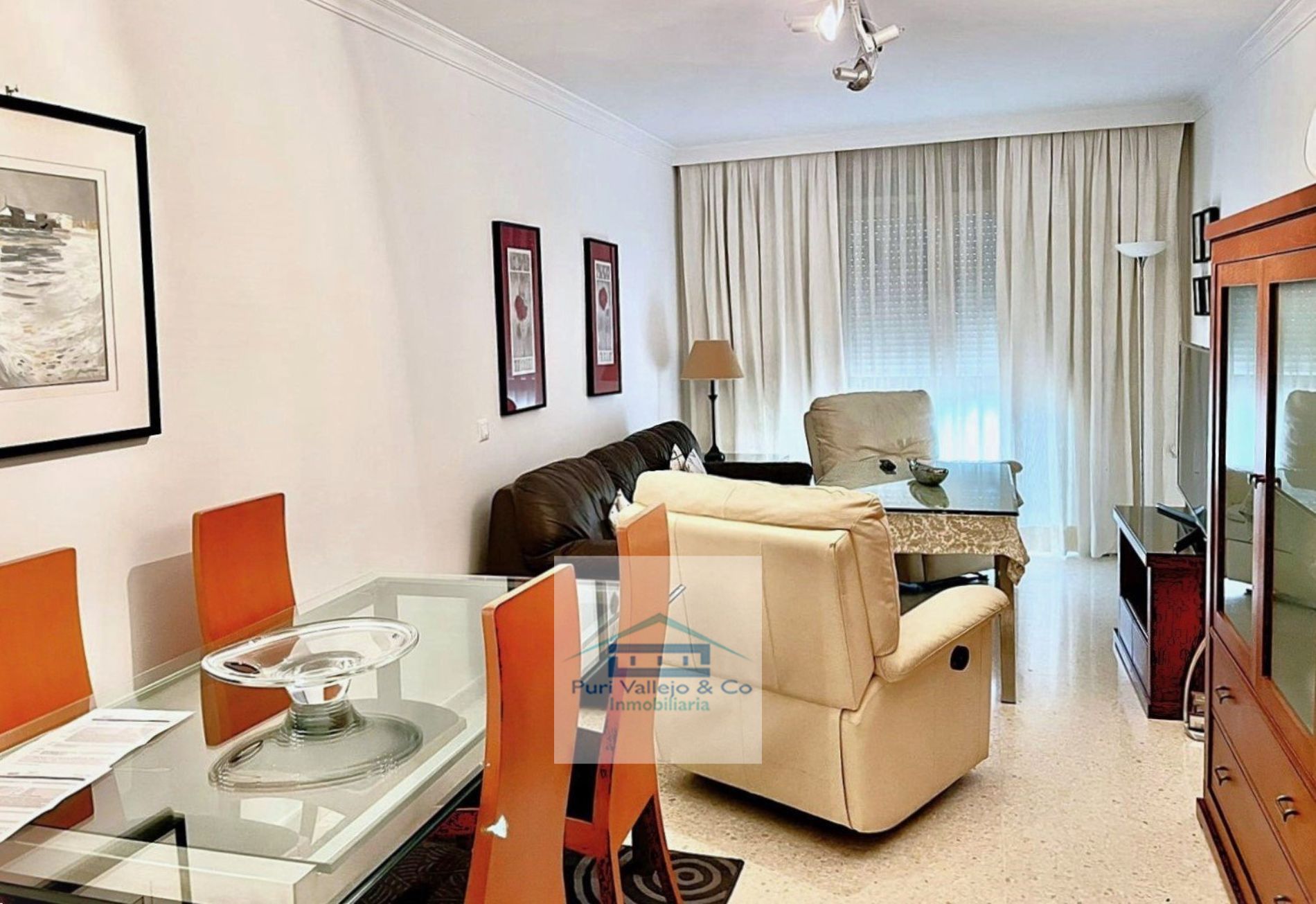 Sala d'estar de Pis de lloguer en  Córdoba Capital amb Aire condicionat i Moblat