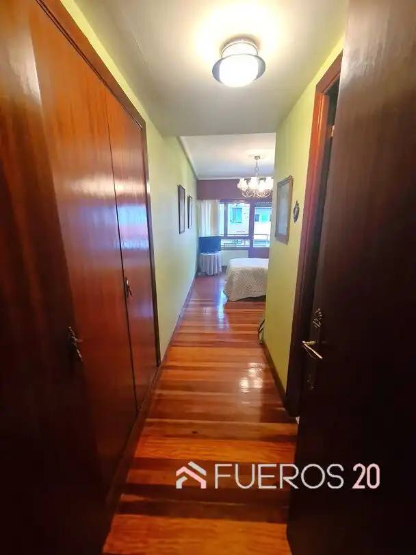 Piso en venta en Barakaldo  con Calefacción, Terraza y Trastero