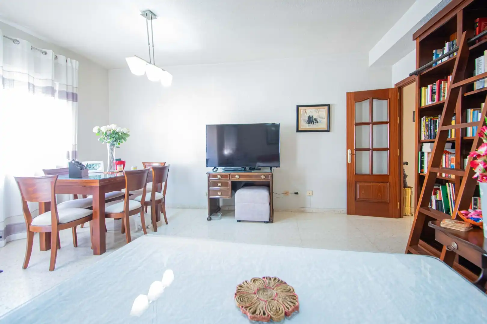 Living room of Flat for sale in Sevilla  with Air Conditioner, Heating and Terrace