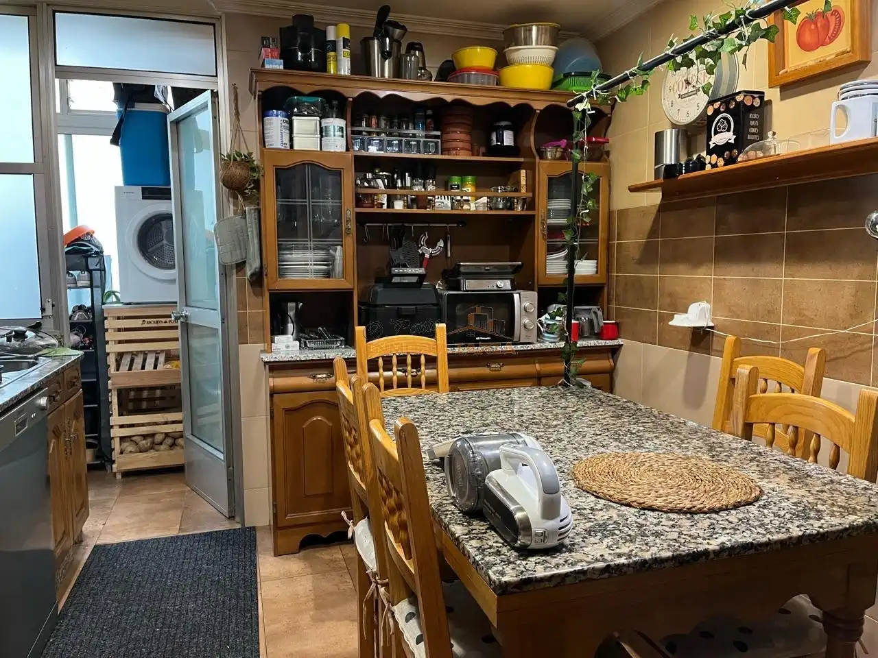 Cocina de Piso en venta en Ferrol con Calefacción, Trastero y Amueblado