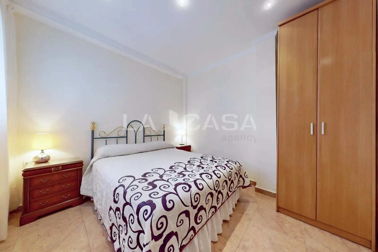 Dormitori de Casa adosada en venda en Valencia amb Aire condicionat, Terrassa i Traster