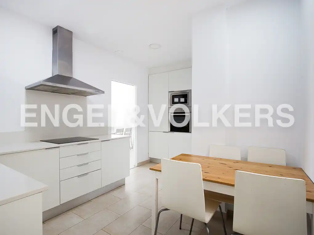 Cocina de Piso de alquiler en Valencia con Aire acondicionado, Calefacción y Balcón