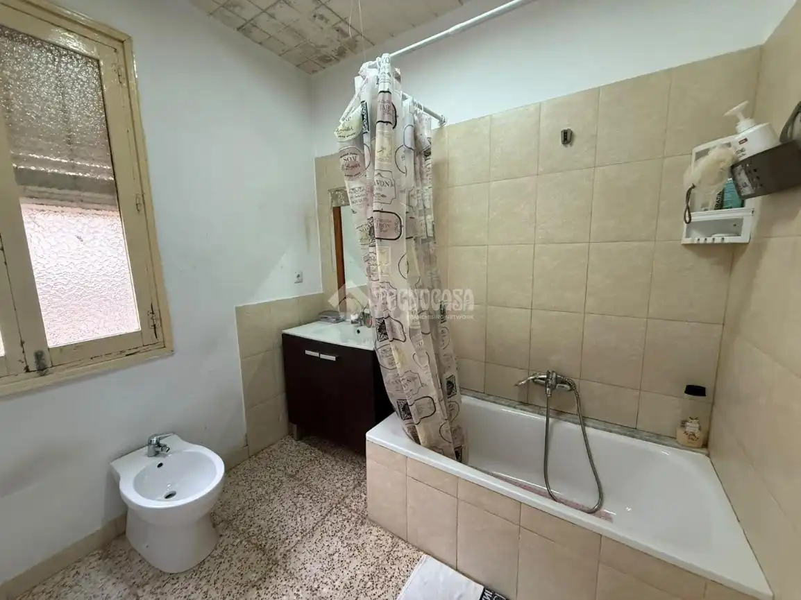 Bany de Pis en venda en Alicante / Alacant amb Aire condicionat i Balcó