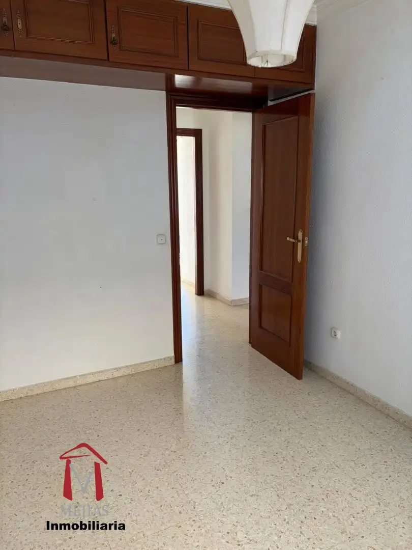 Piso con ascensor en venta en Zona de la Vega, imagen 13