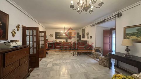 EN VENTA ESPECTACULAR PISO BAJO EN PLENA PLAZA DE ESPAÑA  ALMENDRALEJO