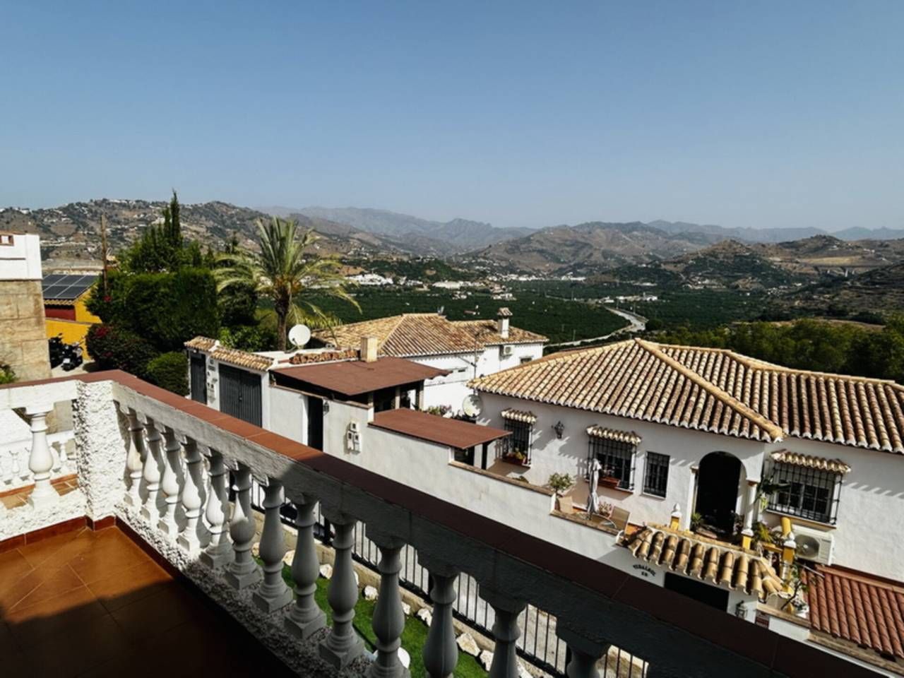 Vista exterior de Casa o chalet en venta en Almuñécar con Aire acondicionado y Piscina