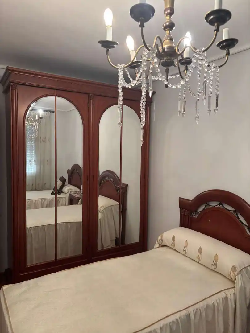 Habitación de Piso en venta en Castellón de la Plana / Castelló de la Plana con Terraza y Amueblado