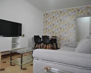 Sala d'estar de Pis de lloguer en Elda amb Balcó