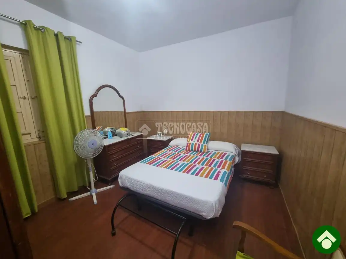 Habitación de Casa adosada en venta en Santa Fe con Trastero