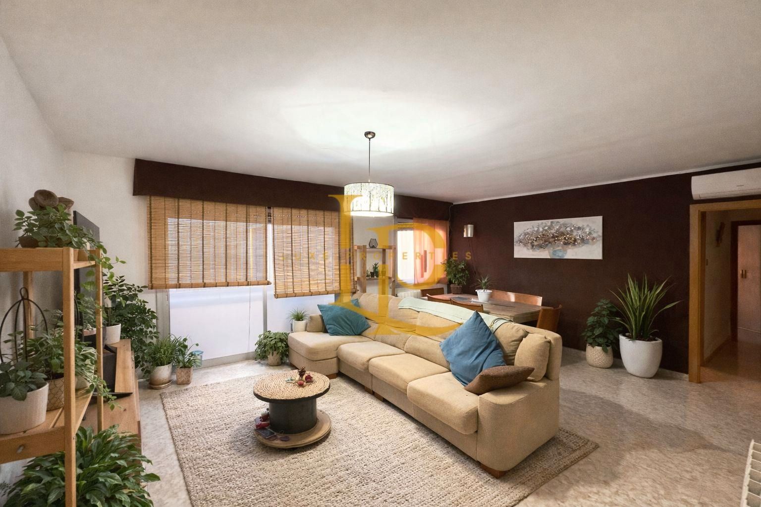 Sala d'estar de Pis en venda en Rubí amb Aire condicionat, Calefacció i Forn