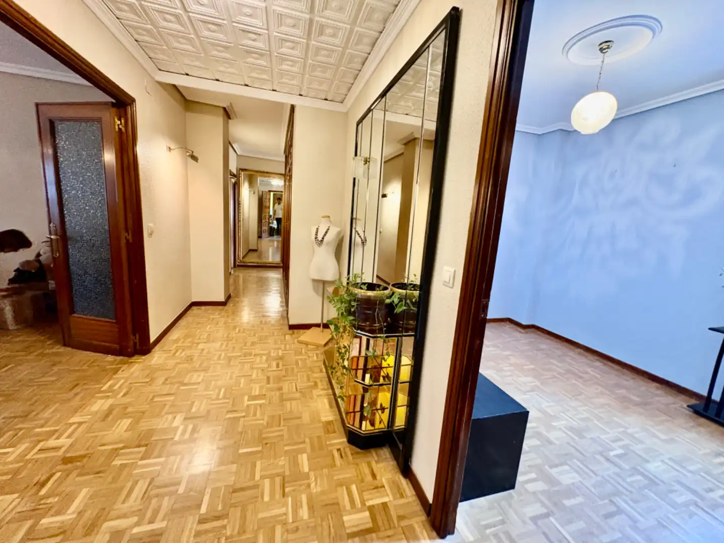 Wohnung zum Verkauf in Valladolid mit Heizung, Parkett und Terrasse